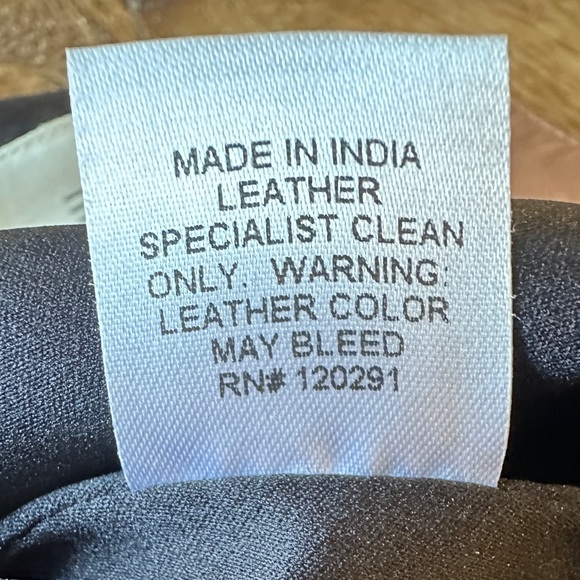 Mason Leather mini skirt.  This skirt is buttery soft and has a bit of stretch. - Picture 6 of 8